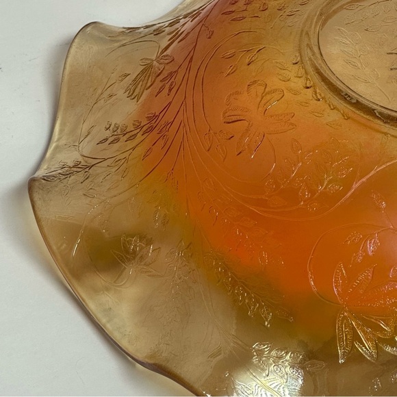 Vintage Iridescent Marigold Carnival Glass Decorative Bowl  Leaf Etched Design - Picture 10 of 16